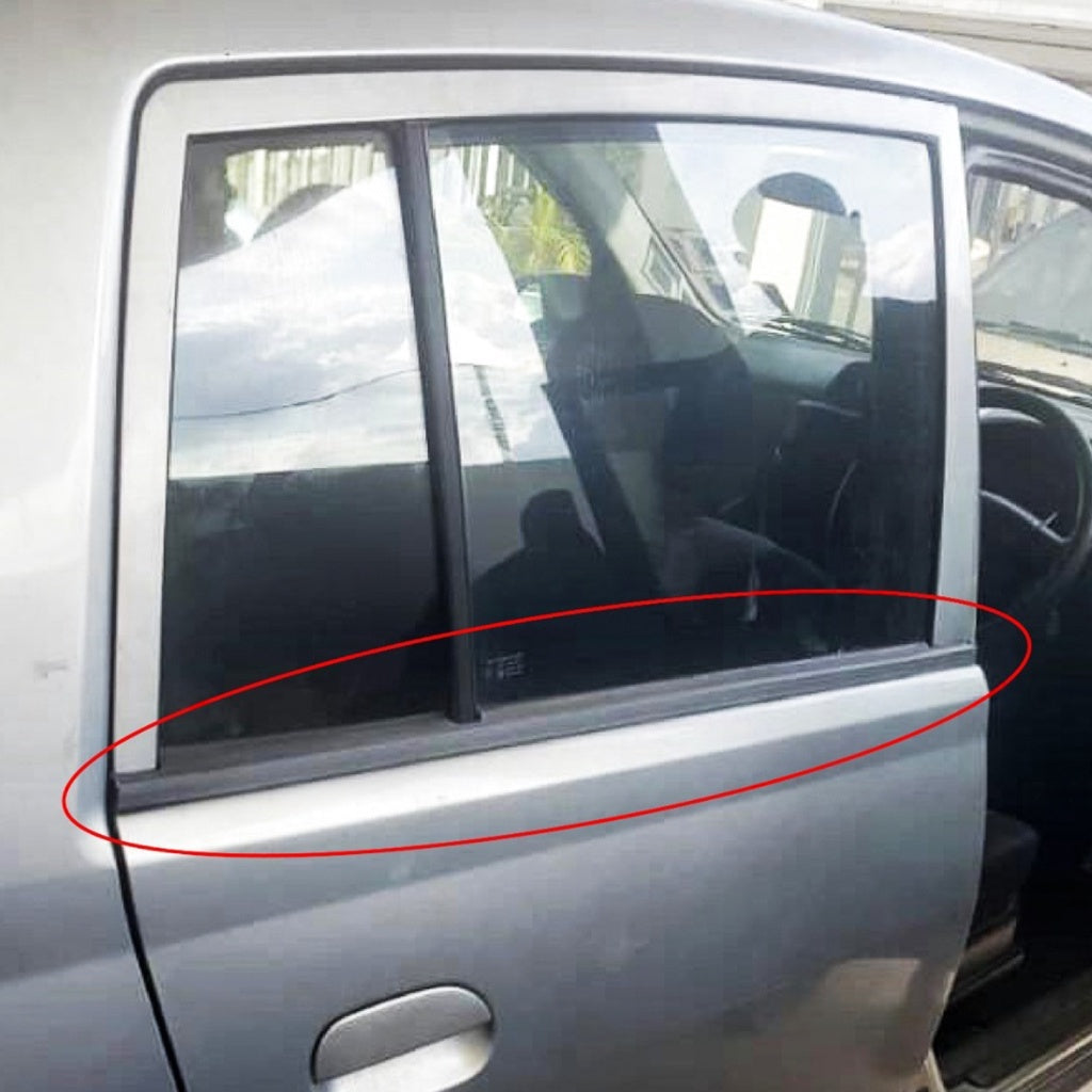 ORIGINAL DAIHATSU PERODUA VIVA GLASS DOOR MOULDING SEAL RUBBER OUTER STRIP WINDOW GETAH LUAR CERMIN TINGKAP 68161-BZ020